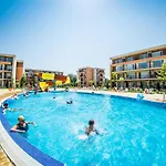 水上乐园堡公寓式酒店