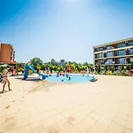 水上乐园堡公寓式酒店