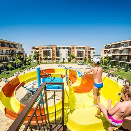 Waterpark Lägenhet Slăntjev Brjag